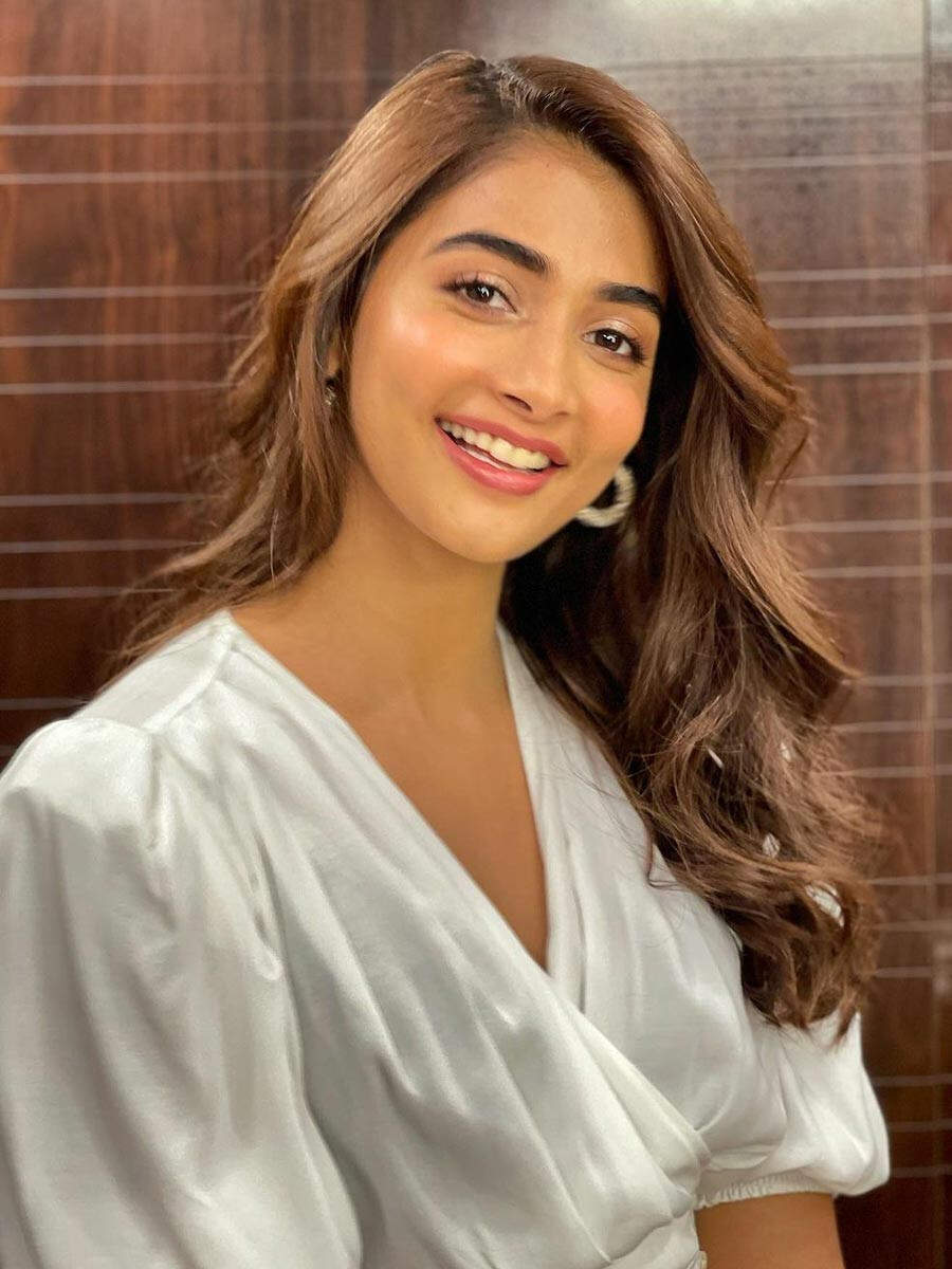 Pooja Hegde talks about juggling between Radhe Shyam and Cirkus in the  start of the new year