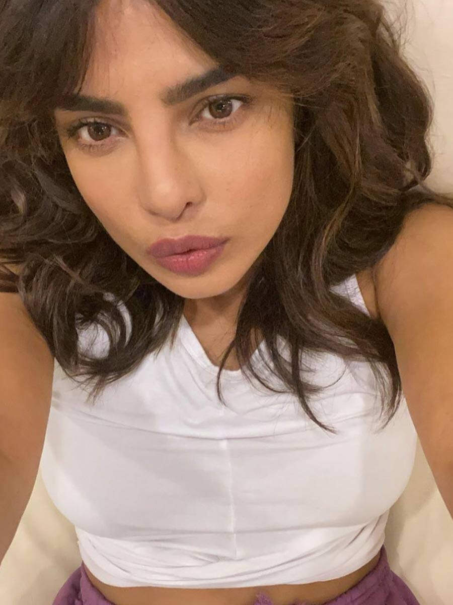 Priyanka Chopra Jonas Visiting a Salon In The UK, Gets The Cops Alerted ...