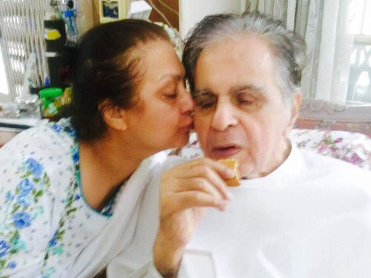 Saira Banu Gives An Update On Dilip Kumar S Health Filmfare Com