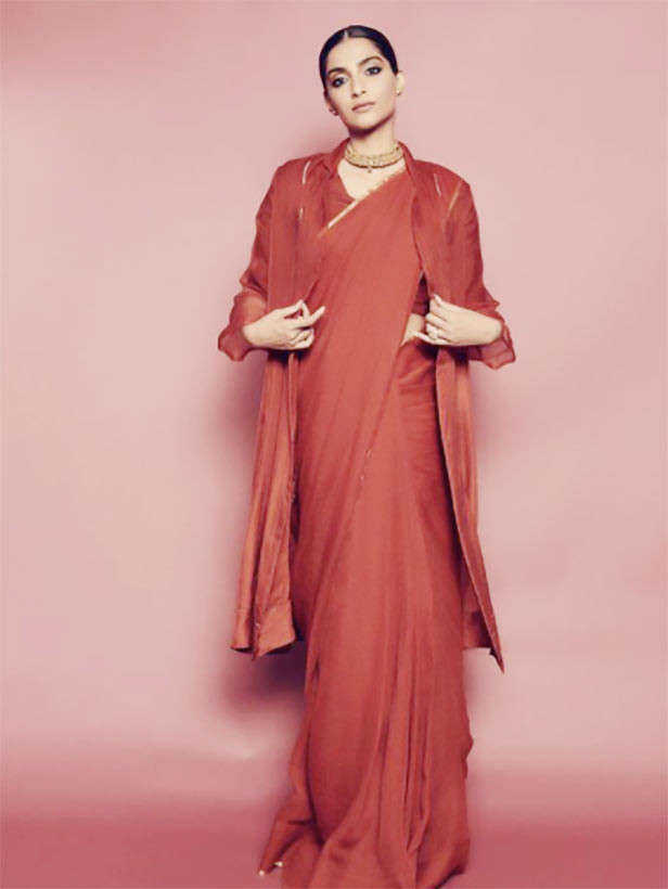  Sonam Kapoor Saree The Overcoat