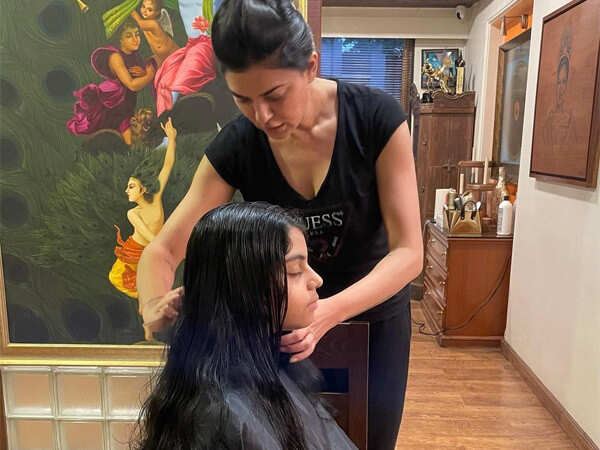 Watch Sushmita Sen Sharing A 'Rohman'tic Moment With Her Beau! - News -  IndiaGlitz.com