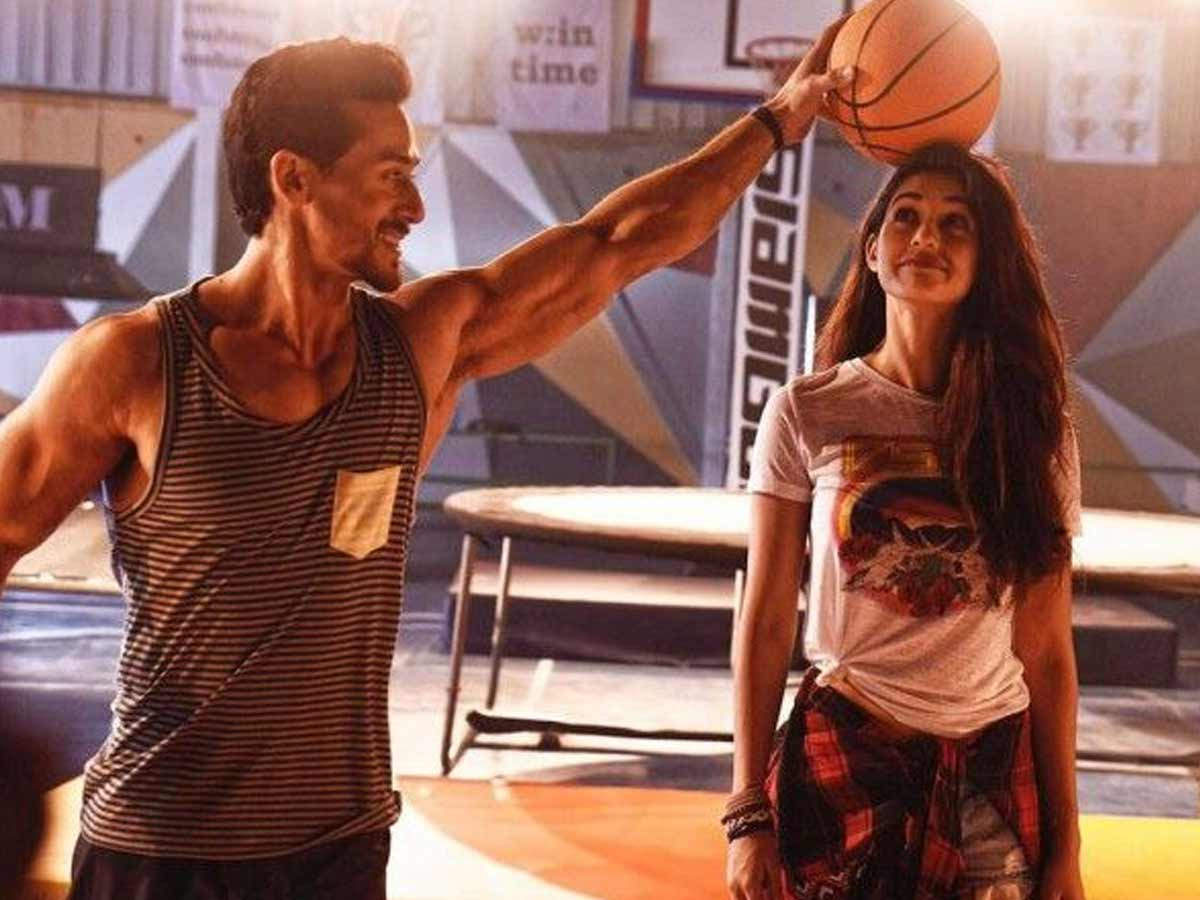 Disha Patani's birthday message for Tiger Shroff is simply awesome |  