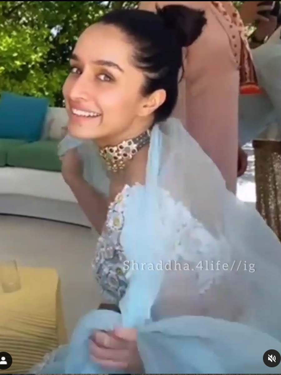 Shraddha Kapoor Attends Wedding In Maldives with Rumoured Beau, Rohan ...