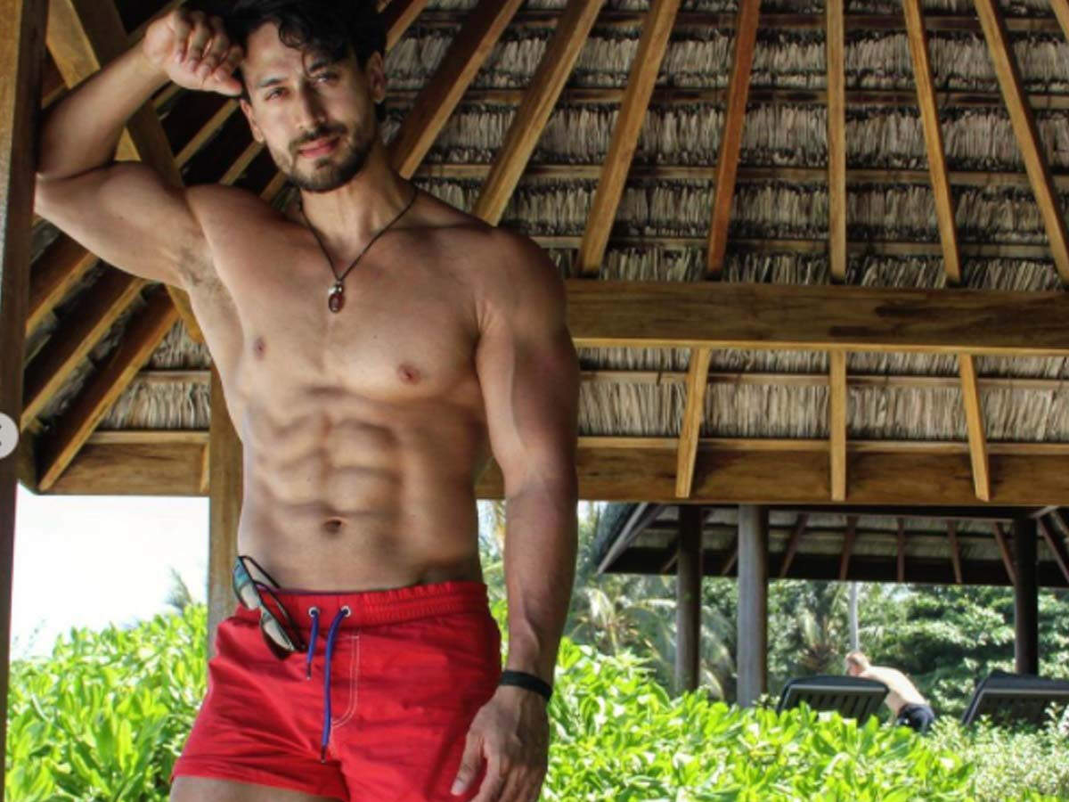 Birthday boy Tiger Shroff is a beach baby and here’s proof | Filmfare.com