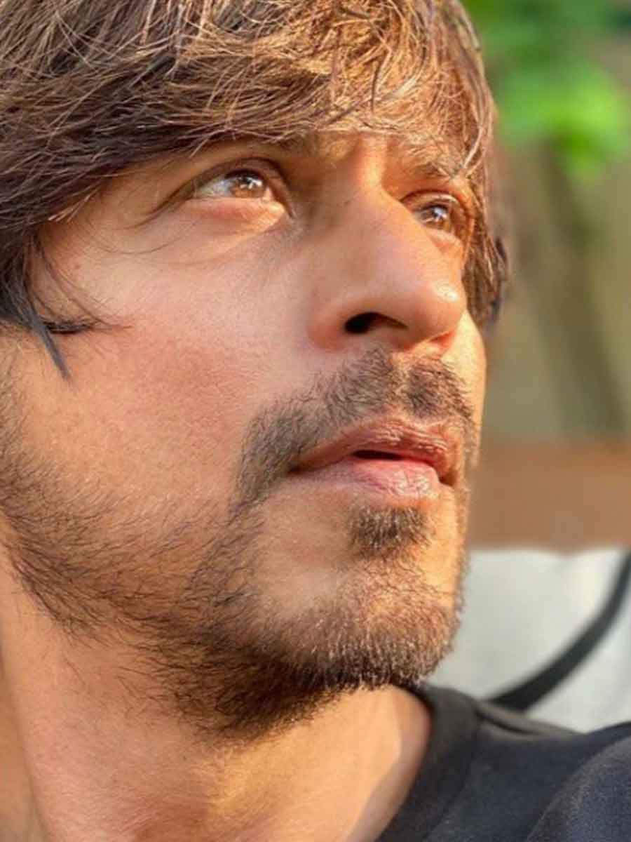 Shah Rukh Khan Gets All Nostalgic As Us Navy Members Sing His Song From Swades 7371