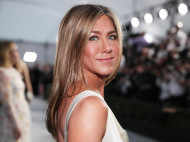 Jennifer Aniston gets fully vaccinated and asks people to donate to India’s vaccination drive