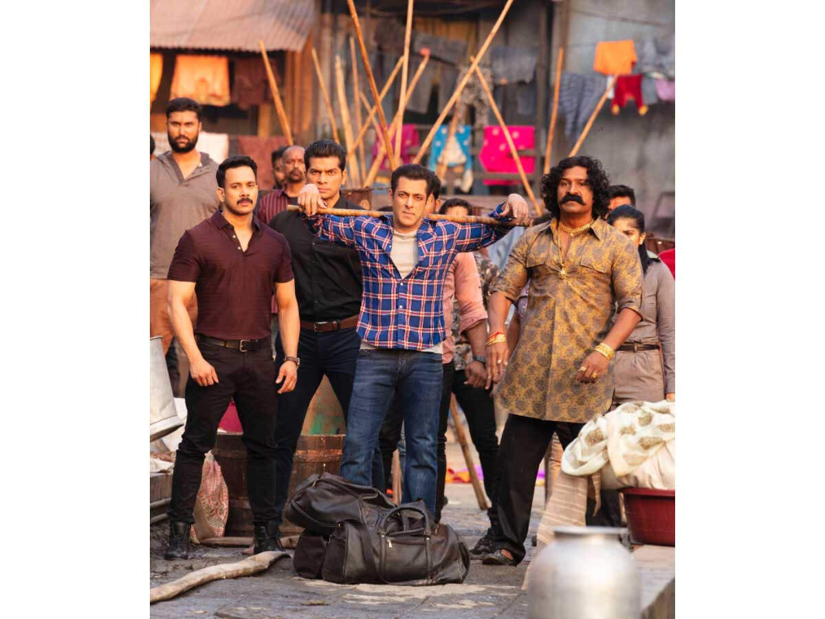 Salman Khan’s Radhe rakes in around ₹4.4 crores on first day | Filmfare.com