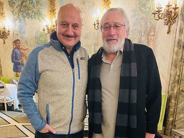 foto del matrimonio di anupam kher