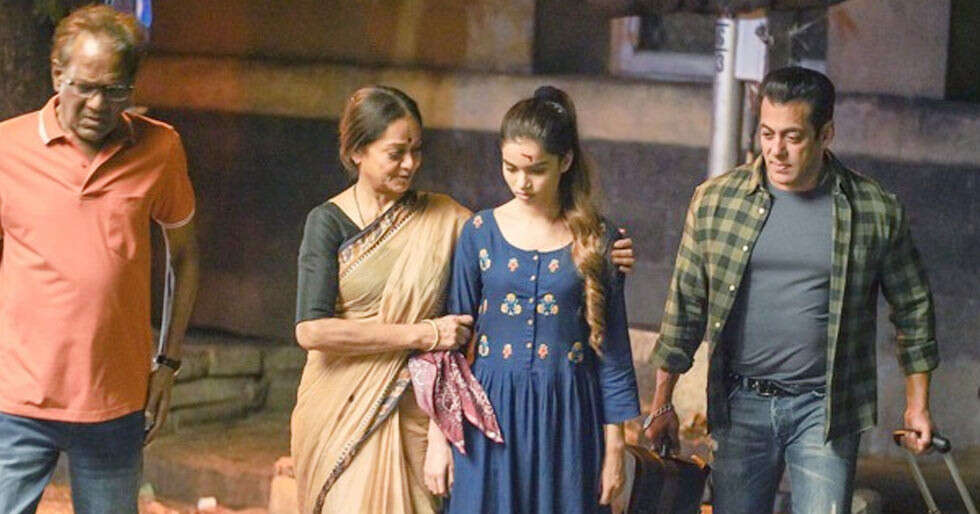 Details of the deleted scene featuring Salman Khan and his family in Radhe - Vimarsana News
