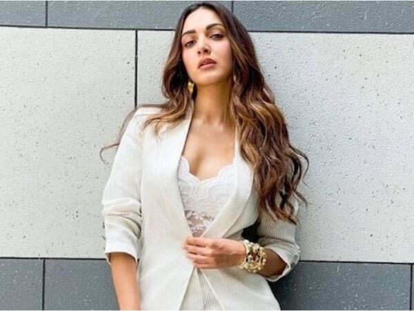 After releasing the poster of Govinda Naam Mera, Kiara Advani leaves for S Shankar's RC-15