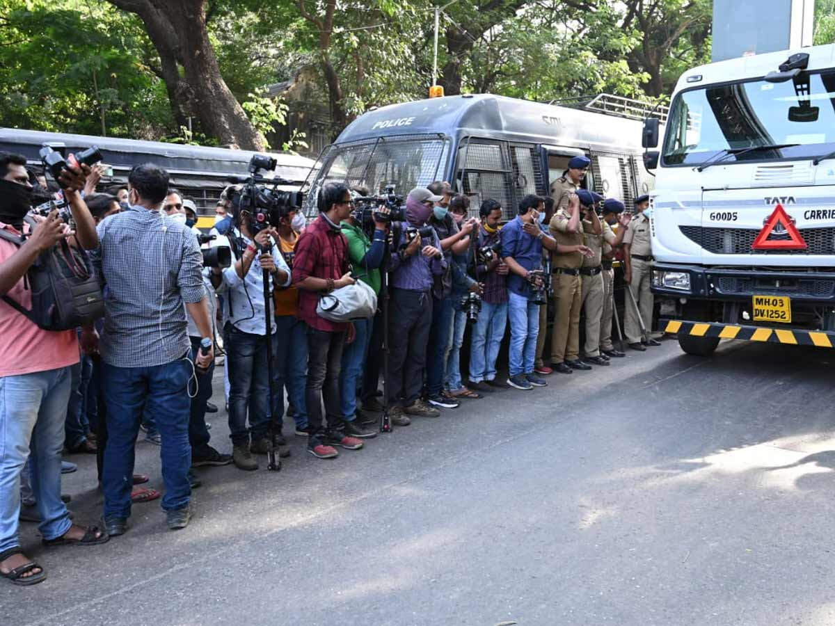 Visuals! Aryan Khan released from the Arthur Road Jail today | Filmfare.com