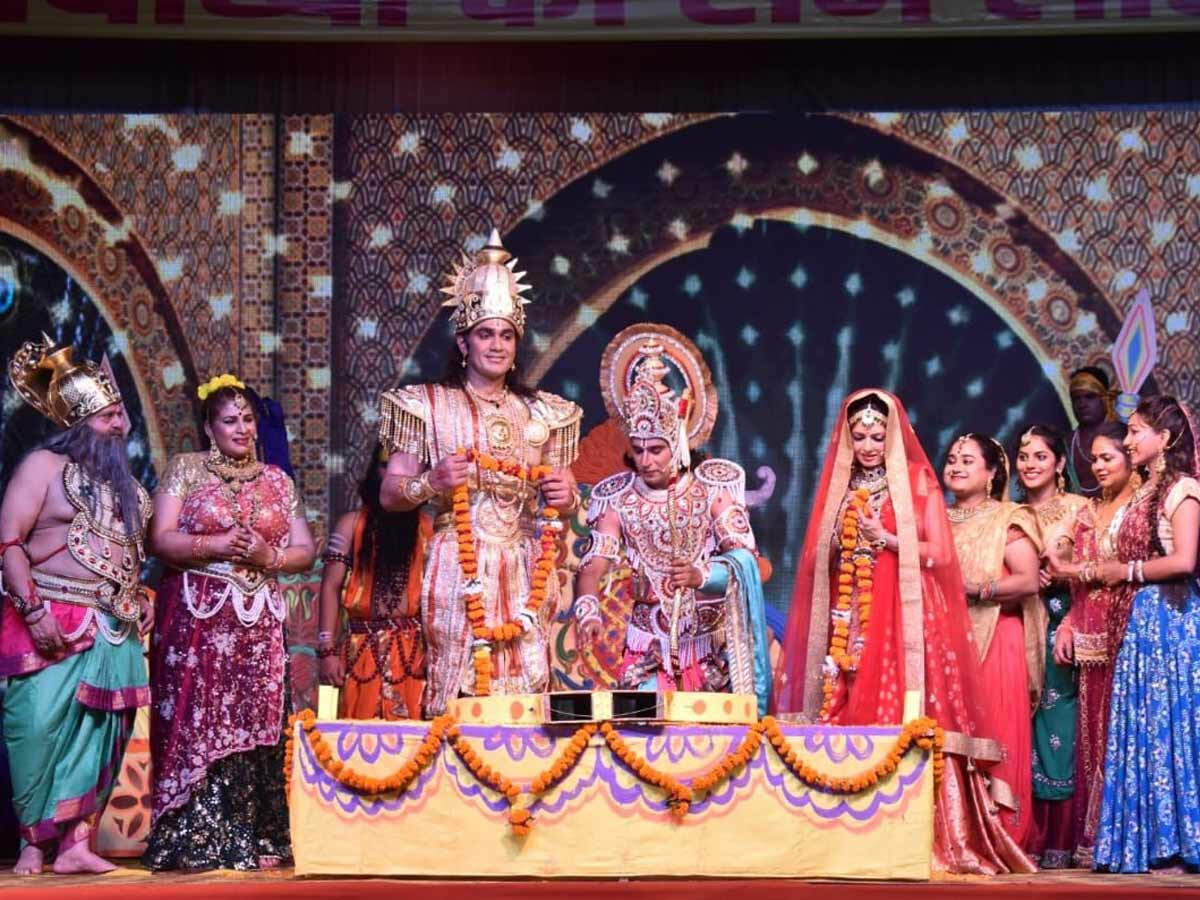 Bhagyashree performs Sita for Ayodhya's Ram leela throughout Navratri Bhagyashree performs Sita for Ayodhya's Ram leela throughout Navratri Bhagyashree Bhagyashree Bhagyashree