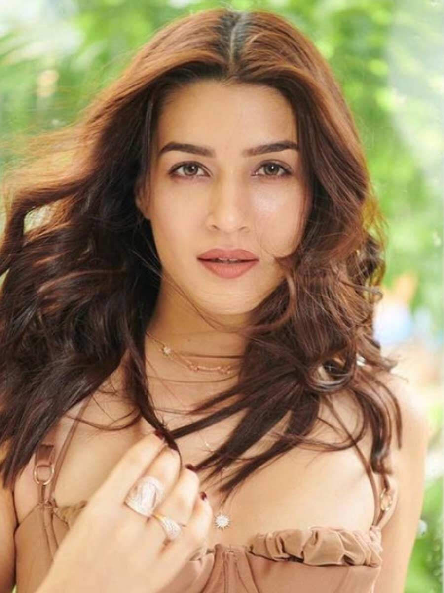 , Kriti Sanon congrats AR Rahman as Mimi soundtrack submitted for Grammy Awards,