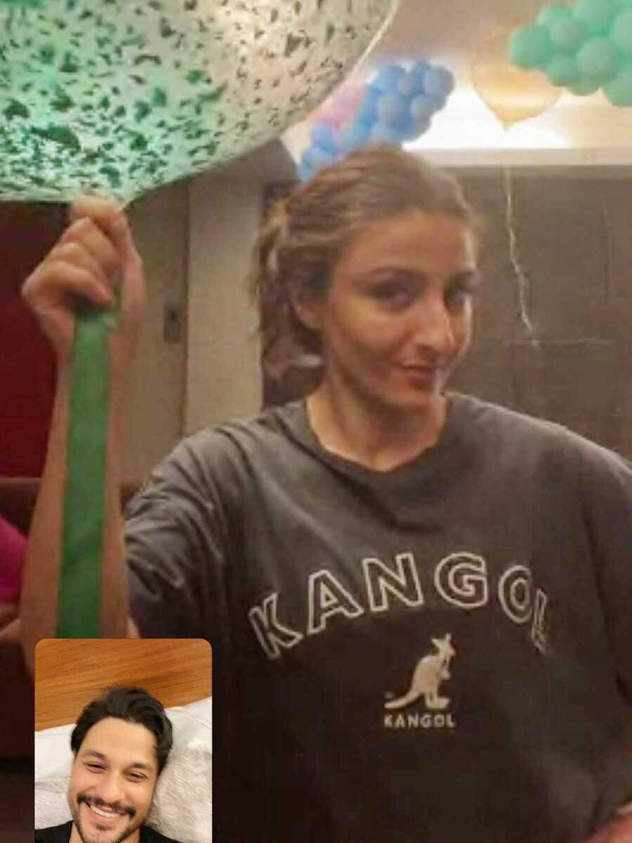Kunal Kemmu needs spouse Soha Ali Khan on her birthday in a particular method Kunal Kemmu needs spouse Soha Ali Khan on her birthday in a particular method Kunal Kemmu