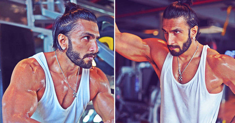 Ranveer Singh flaunts his ripped physique 