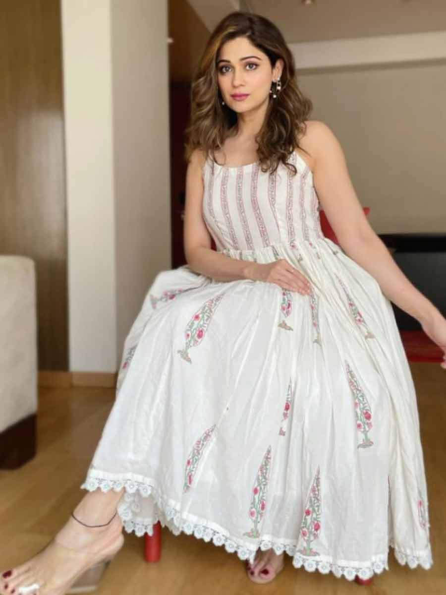 Shamita Shetty misses her pet Pheobe, shares an adorable picture with her cat as she is away shooting 