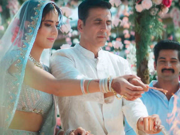 Akshay Kumar romances Katrina Kaif in Sooryavanshi's Mere Yaaraa song