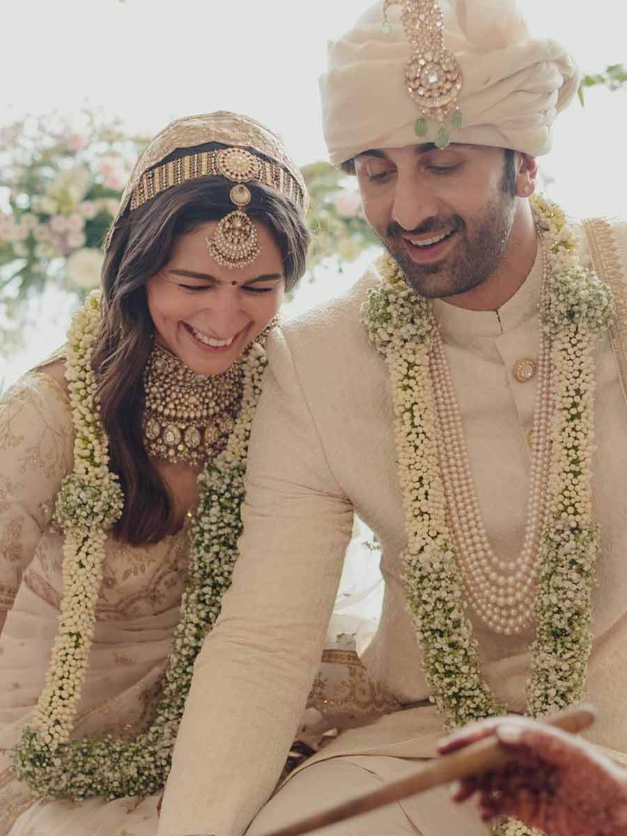 Ranbir - Alia Wedding: Decoding the wedding look of the bride and groom |  