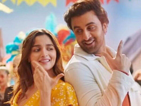 Alia Bhatt and Ranbir Kapoor have other intentions to add a twist to their reported wedding plans