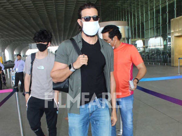 Hrithik Roshan clicked at the airport in casual denim