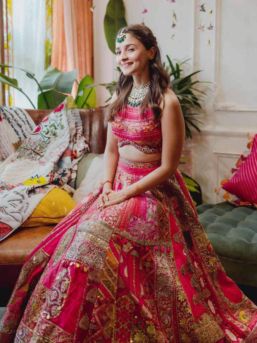 Alia Bhatt Looked Like 24 Carat Gold in Sabyasachi's Yellow Lehenga -  Yellow Lehenga - Ladyindia – Lady India