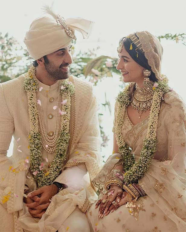 Ranbir Kapoor and Alia Bhatt happily married.