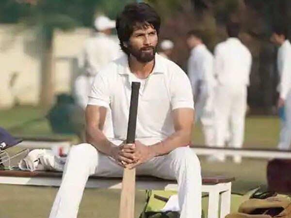 Shahid Kapoor says, “I am scared of high-budget films.”