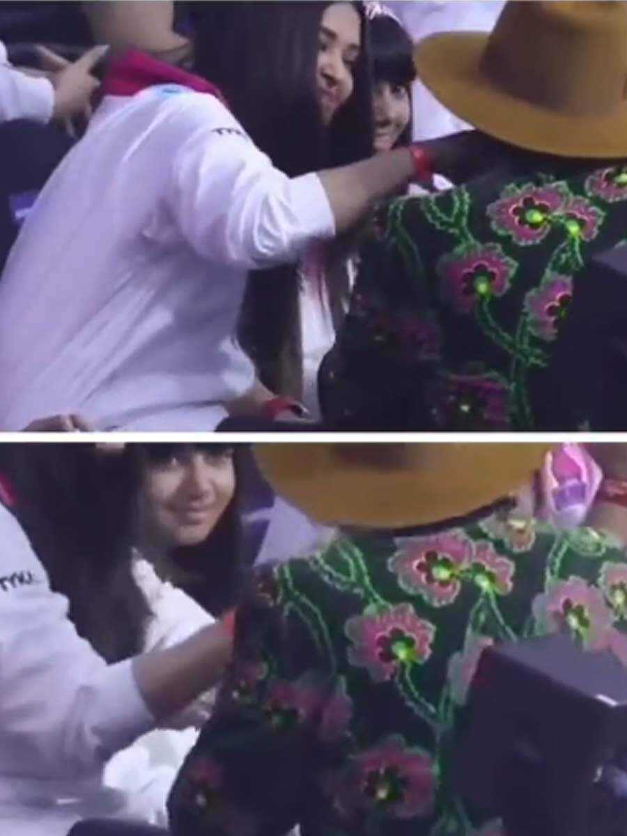 Aishwarya Pinches Ranveer Cheeks