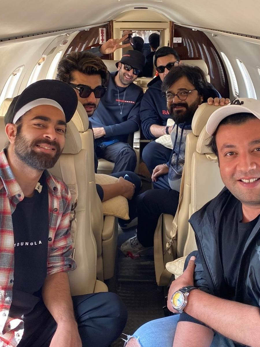 Arjun Kapoor and Ranbir kapoor with others in jet.