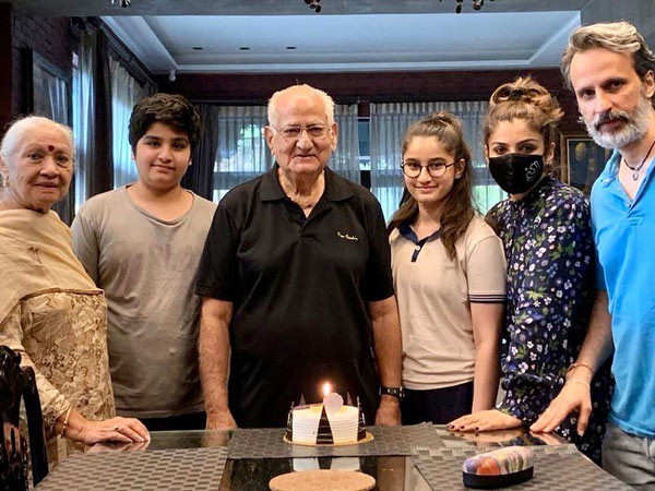 Raveena Tandon shares an emotional post on father, late Ravi Tandon’s birthday