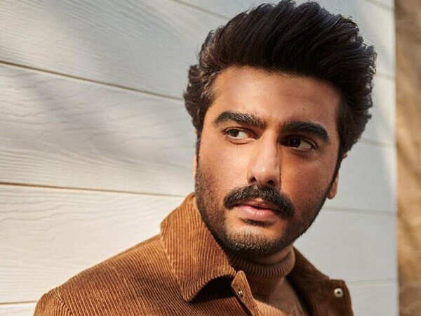 Arjun Kapoor posts the difference between 'promoting yourself' and 'promoting your work'