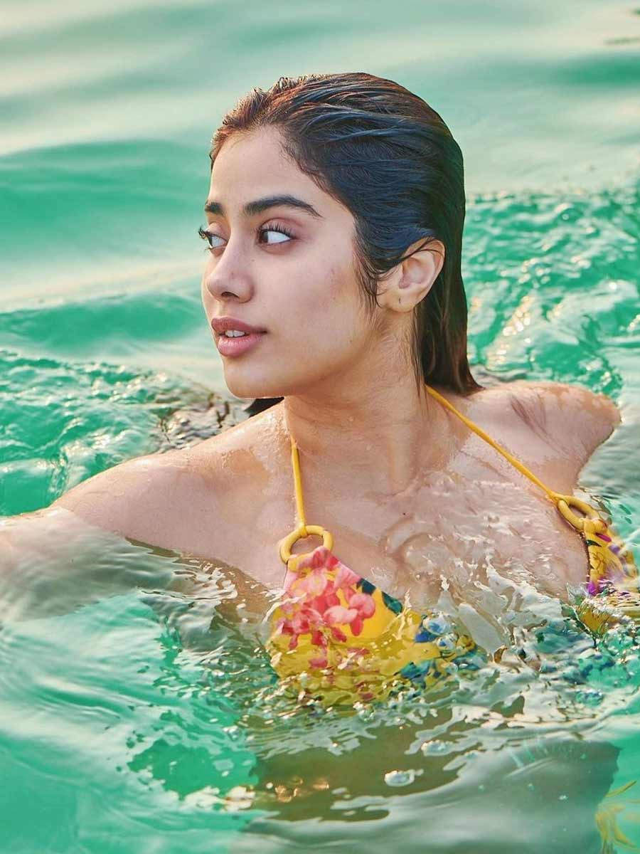 Janhvi Kapoor in the pool.