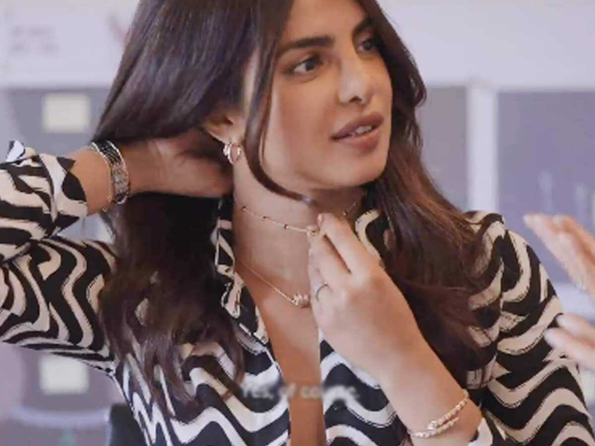 Sonam Kapoor Zodiac Diamond Mangalsutra