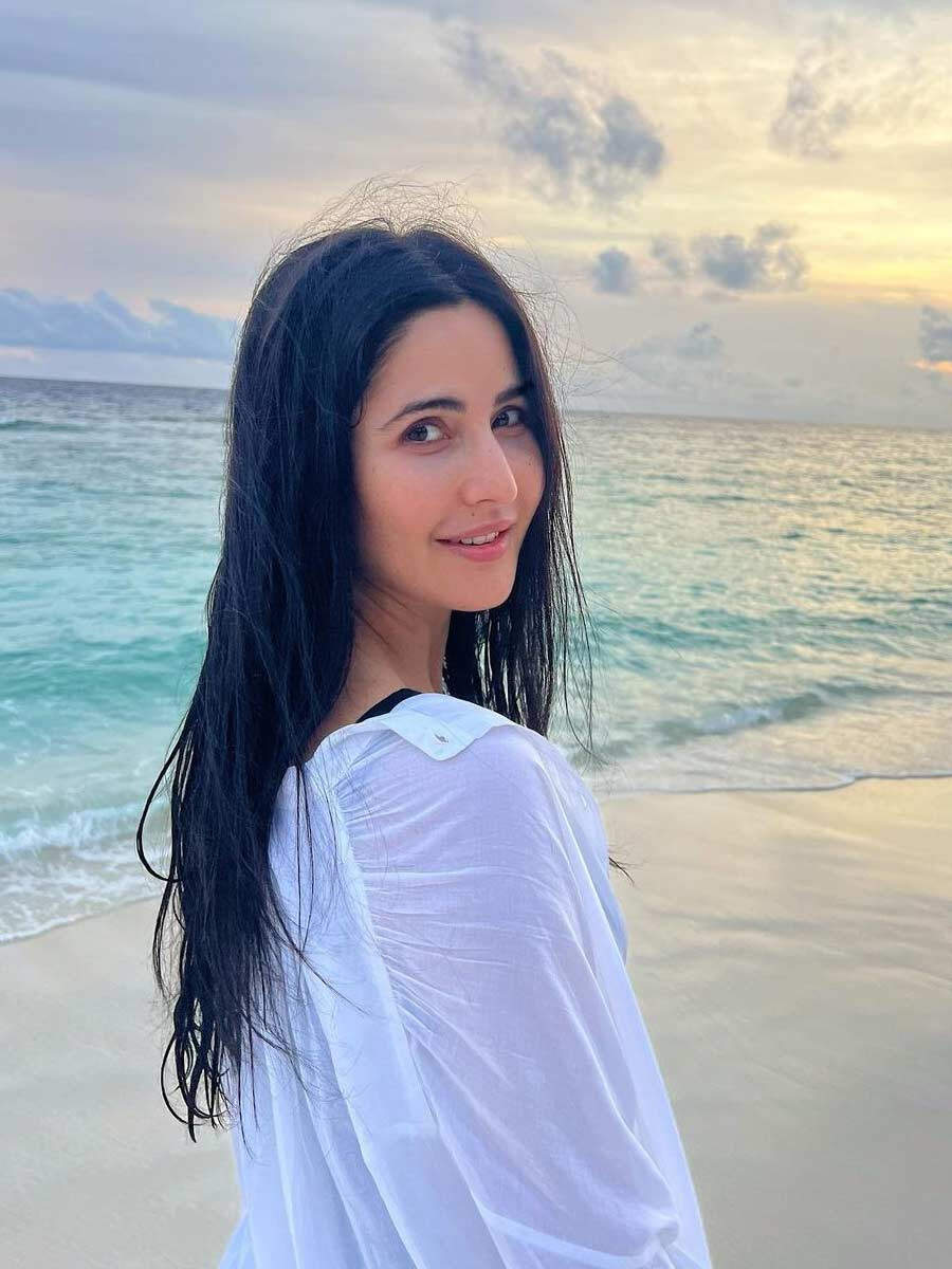 Take a look at Katrina Kaif, Vicky Kaushal, and their Maldives vacation |  Filmfare.com