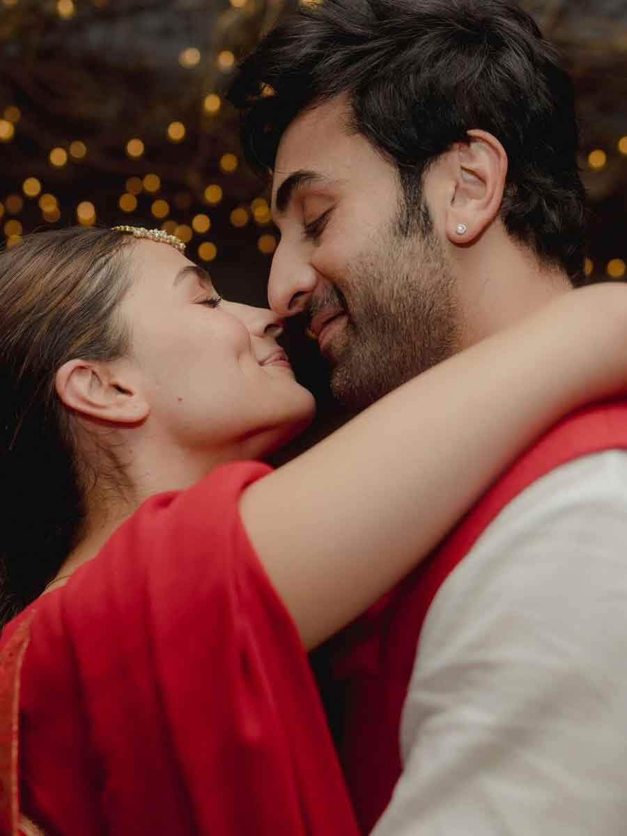 Ranbir Kapoor calls the paparazzi