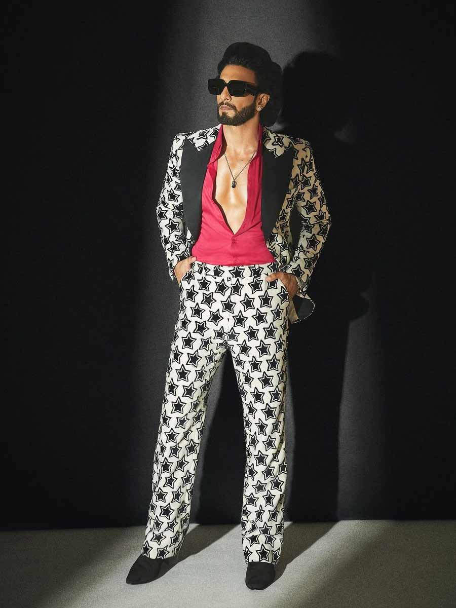Ranveer Singh's stylish looks make his fans swoon