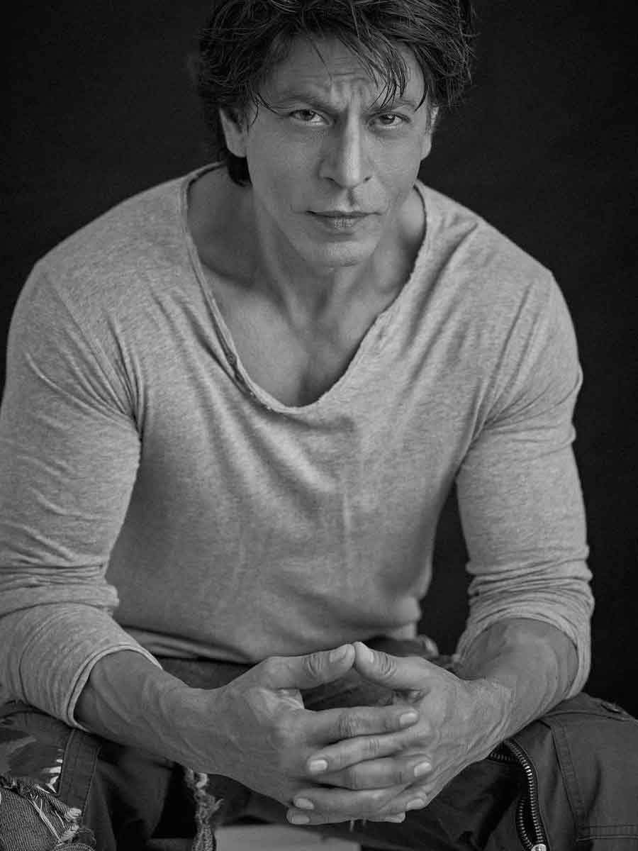 Shah Rukh Khan once again steals our hearts.