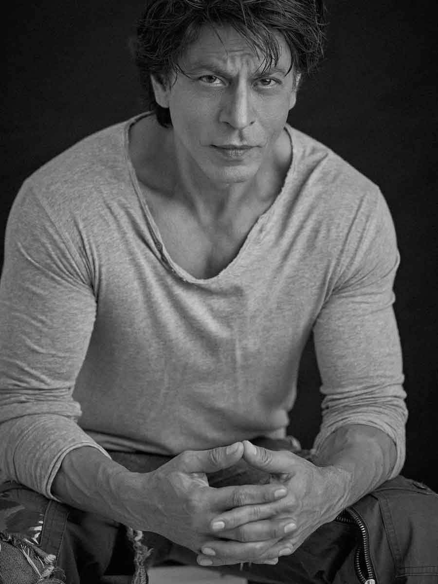 Shah Rukh Khan steals our hearts yet again with his latest picture ...