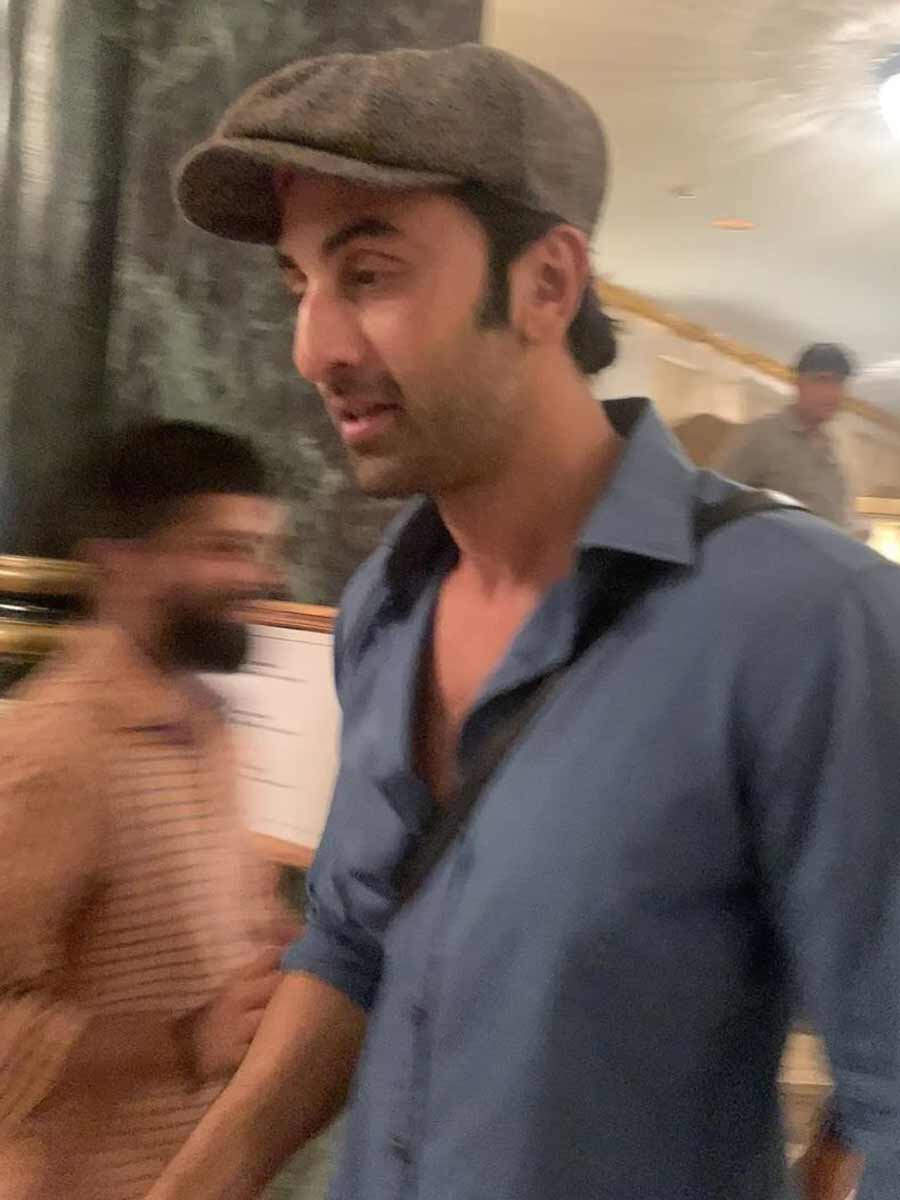 Ranbir Kapoor amps up his casual look with ₹25,000 cap; see photos