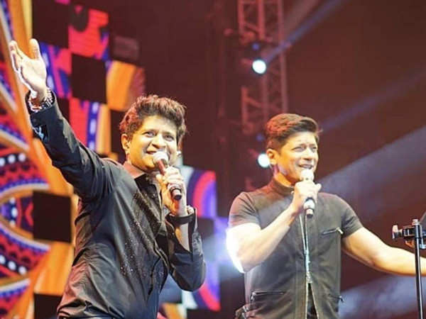 Shaan pays a tribute to late singer KK, sings his song Pal at an event
