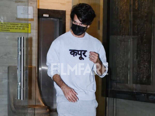 Shahid Kapoor Clicked Out And About In The City 