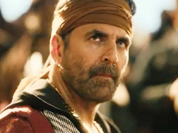 Akshay Kumar shows off his dance moves in the teaser of Saare Bolo Bewafa
