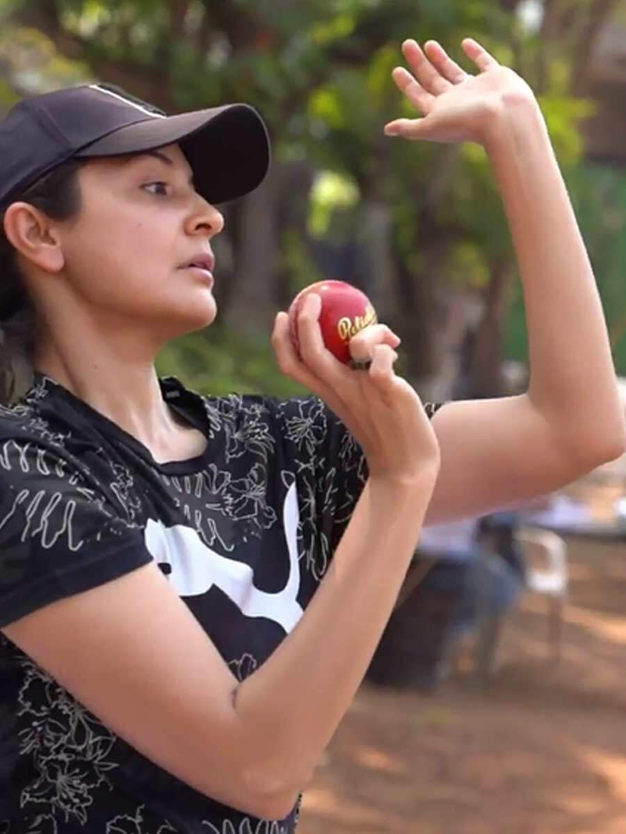 Anushka Sharma's hardcore cricket practice sessions for Chakda Xpress |  Filmfare.com