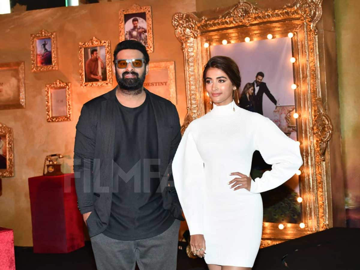 Prabhas and Pooja Hegde get clicked at Juhu for Radhe Shyam trailer launch