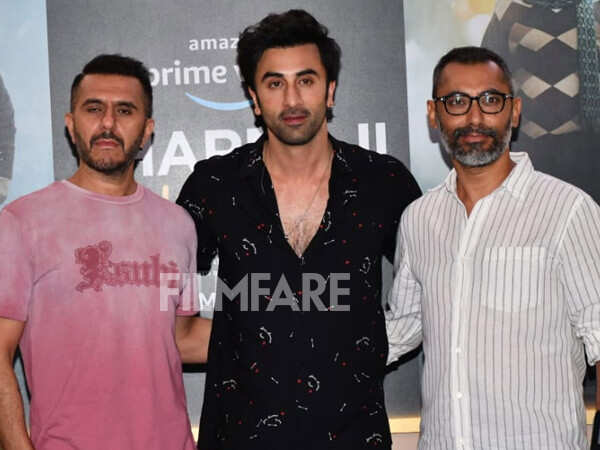 Here's how to wear a casual shirt like Ranbir Kapoor in Tamasha