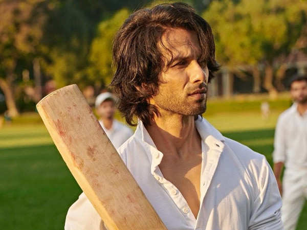 Shahid Kapoor finds an unusual way of promoting Jersey for the second time