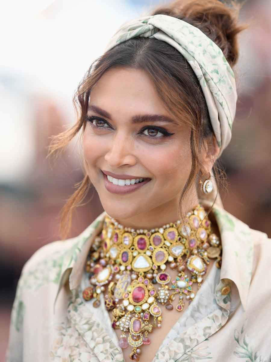 We're Tracking All Looks of Deepika Padukone at Cannes So You Don't Have To