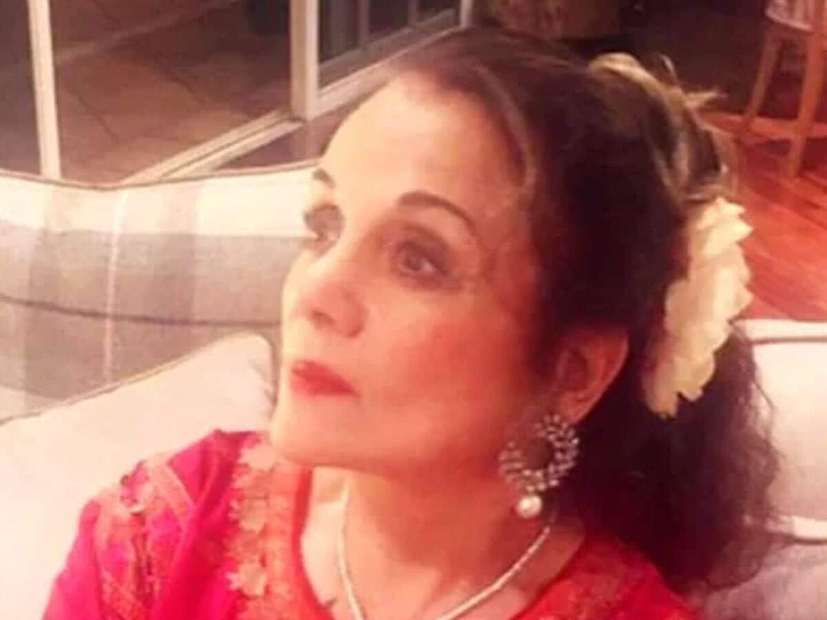 Veteran actress Mumtaz opens up on her extra-marital affair ...