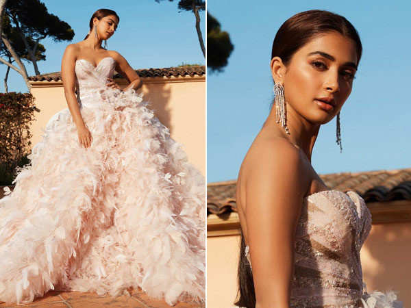 Pooja Hegde opts for a dreamy look on Day 2 at the Cannes 2022 Film Festival