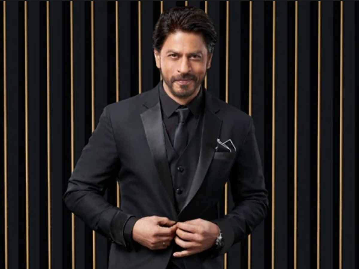 Fans menghargai kerendahan hati Shah Rukh Khan dalam wawancara sebelumnya
